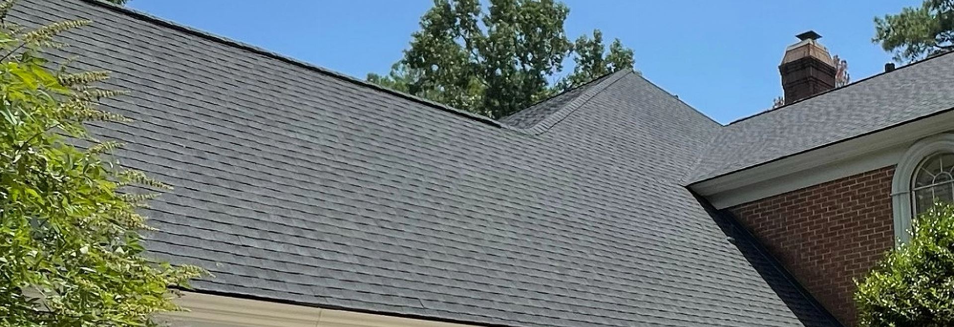 well maintained roof in Kingwood TX